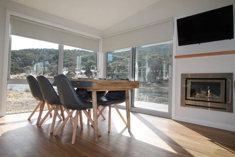Stillwater Chalet A - Accommodation Sydney 2