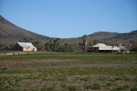 The Dutchman's Stern Homestead - Sydney 4u 0