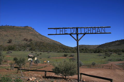 The Dutchman's Stern Homestead - Sydney 4u 1