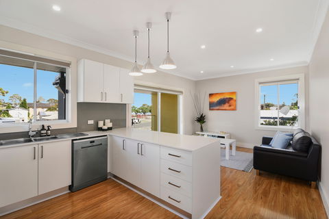 Belmont Executive Apartments - Accommodation Sydney 1