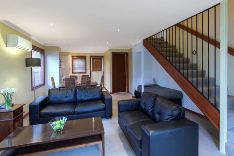 Best Western Colonial Village Motel - Sydney 4u 1