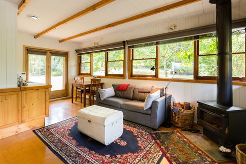 Braeside Mount Macedon Country Retreat - Sydney 4u 0