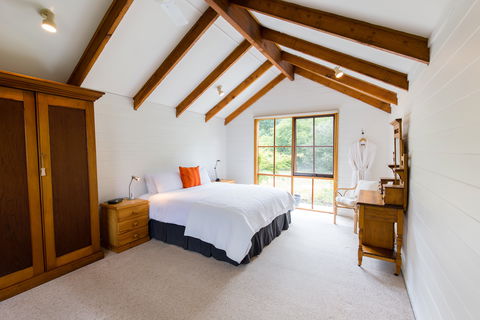 Braeside Mount Macedon Country Retreat - Sydney 4u 1
