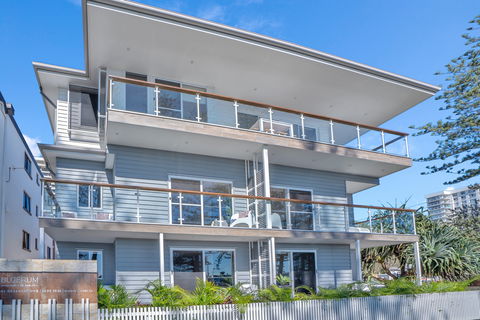 Bujerum Apartments On Burleigh - Sydney 4u 1