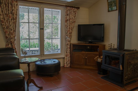 Ford Cottage Bed & Breakfast - Accommodation Sydney 2