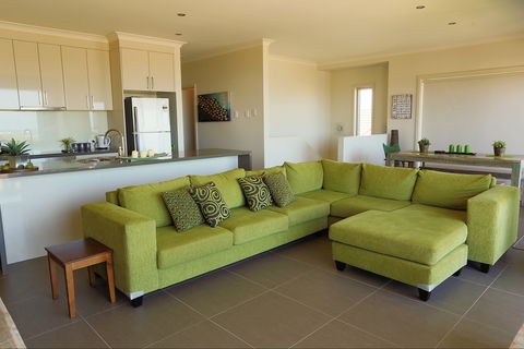 Horizons Part Of Blue Fin Holiday Homes - Accommodation Sydney 0