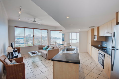 Rolling Surf Resort - Accommodation Sydney 2