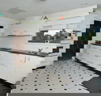 Seaview's Holiday House - Accommodation Sydney