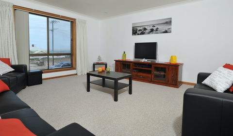 Seaview's Holiday House - Accommodation Sydney 2