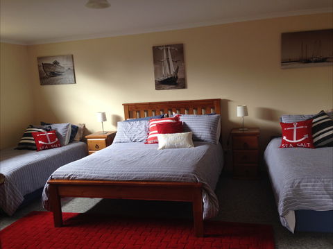 Springs Beach House - Accommodation Sydney 1