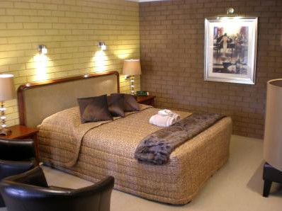 Estelle Kramer Motor Inn - Accommodation Sydney 0