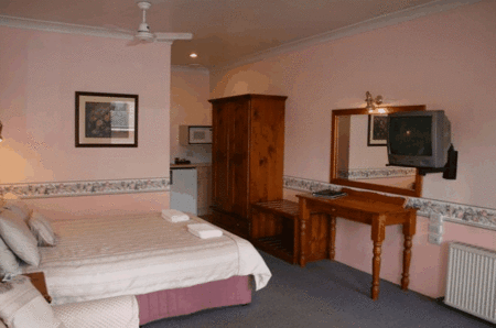 New England Motor Inn - Sydney 4u 1