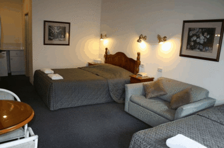 New England Motor Inn - Sydney 4u 5