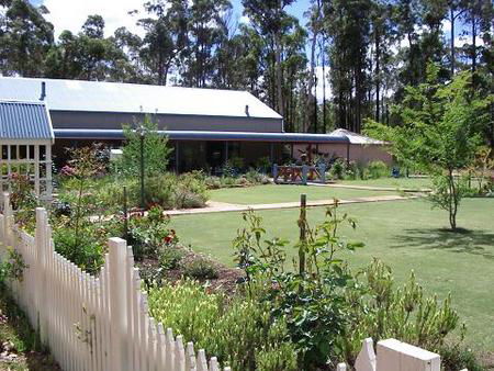 Jakamarri Bed & Breakfast - Accommodation Sydney 4