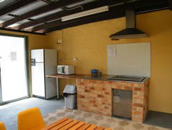 Bega Caravan Park - Sydney 4u 3