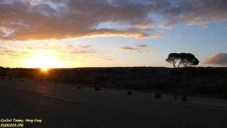 Mundrabilla WA Accommodation Sydney