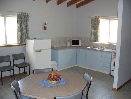 Cervantes Holiday Homes & Units - Sydney 4u 1