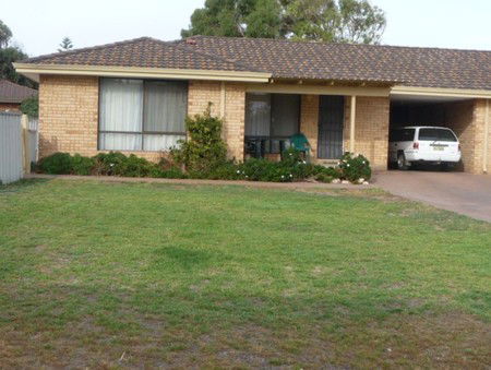 Cervantes Holiday Homes & Units - Sydney 4u 5