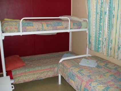 Jurien Beachfront Holiday Units - Sydney 4u 1