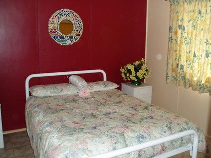 Jurien Beachfront Holiday Units - Sydney 4u 3