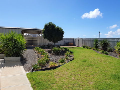 Agape Holiday Home - Sydney 4u 1