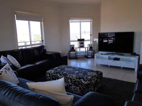 Agape Holiday Home - Sydney 4u 2
