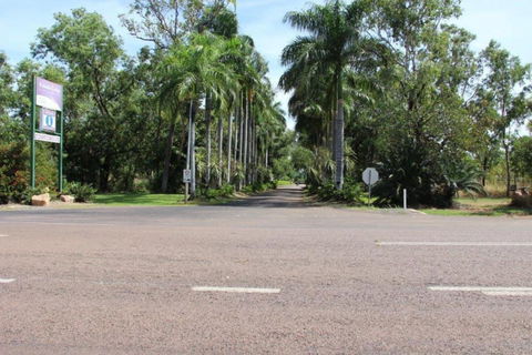 Aurora Kakadu Lodge Camping & Caravan Park - Sydney 4u 1