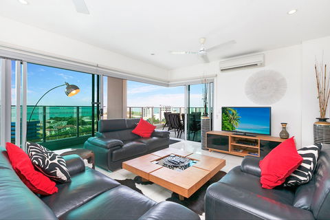 Beachlife Sands 3 Bedroom Harbour View Apartment - Sydney 4u 1