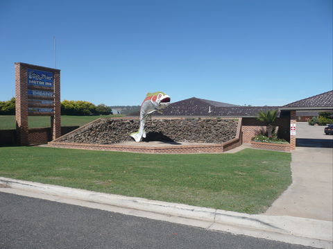 Big Trout Motor Inn - Sydney 4u 0