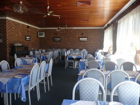 Big Trout Motor Inn - Sydney 4u 1