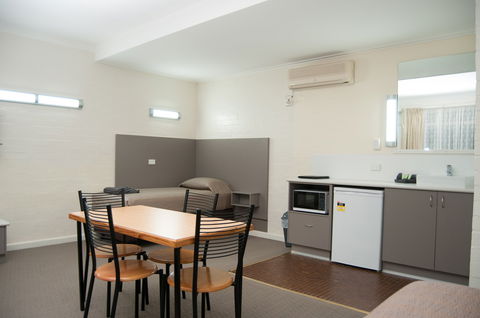 Bishop's Lodge - Sydney 4u 0