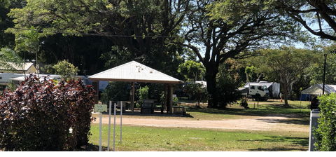 Burdekin Cascades Caravan Park - Sydney 4u 1