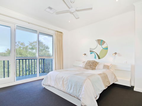 Century 21 SouthCoast: Tennis Elbow - Accommodation Sydney 2