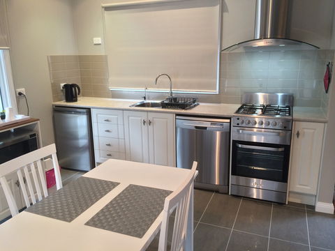 High Peaks Cottages - Accommodation Sydney 2