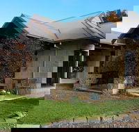 Lake View Farm House - Sydney 4u