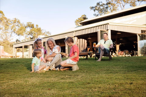 Paradise Country Farmstay - Accommodation Sydney 0
