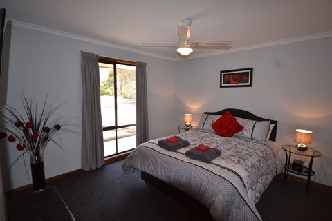 Riverbush Cottages - Sydney 4u 2