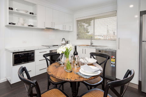 The Provincial - Sydney 4u 1