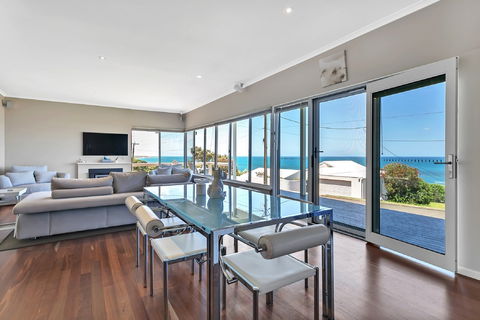 The Salty Dog Beachhouse - Sydney 4u 0