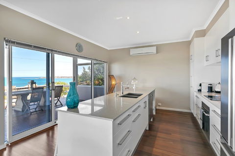 The Salty Dog Beachhouse - Sydney 4u 2