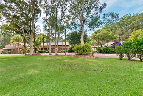 The Francis Retreat - Bonny Hills - Sydney 4u 1