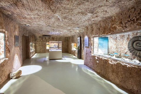 Umoona Opal Mine And Museum - Sydney 4u 1
