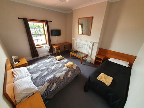 Victoria Hotel Port McDonnell - Accommodation Sydney 1