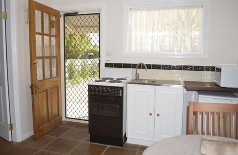 Almond Tree Cottage - Sydney 4u 2
