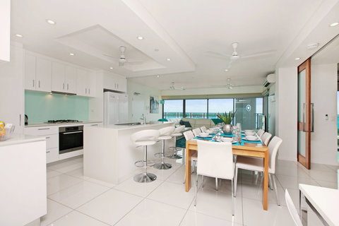 Beachlife Sea Spray Apartment - Accommodation Sydney 1