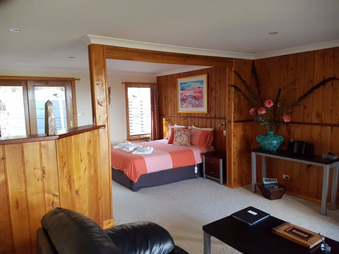 Bed In The Treetops - Accommodation Sydney 1