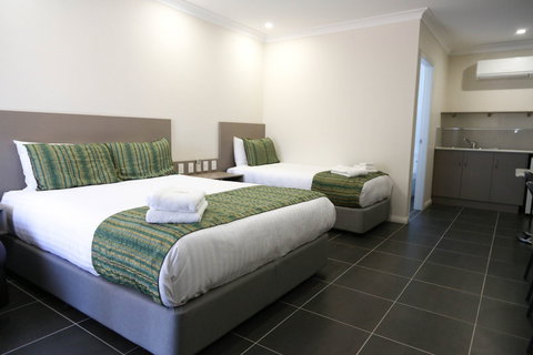 Exies Bagtown Motel - Sydney Resort 1