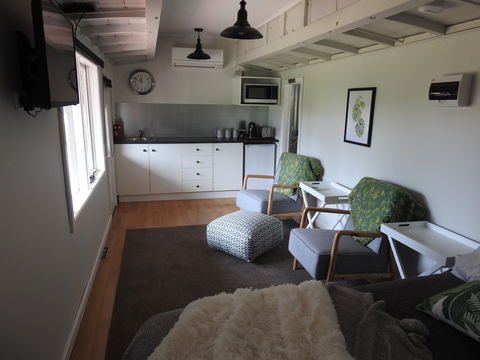 Miners Ridge Vineyard Railway Carriage B&B - Sydney 4u 2