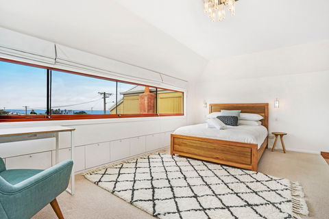 Newcastle Executive Homes - Oceanview Terrace - Sydney 4u 0