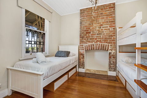 Newcastle Executive Homes - Oceanview Terrace - Sydney 4u 2